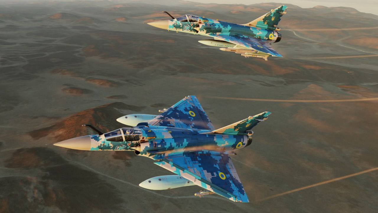 Mirage 2000-es vadászbombázók az ukrán légierő színeiben és felségjelzésével.