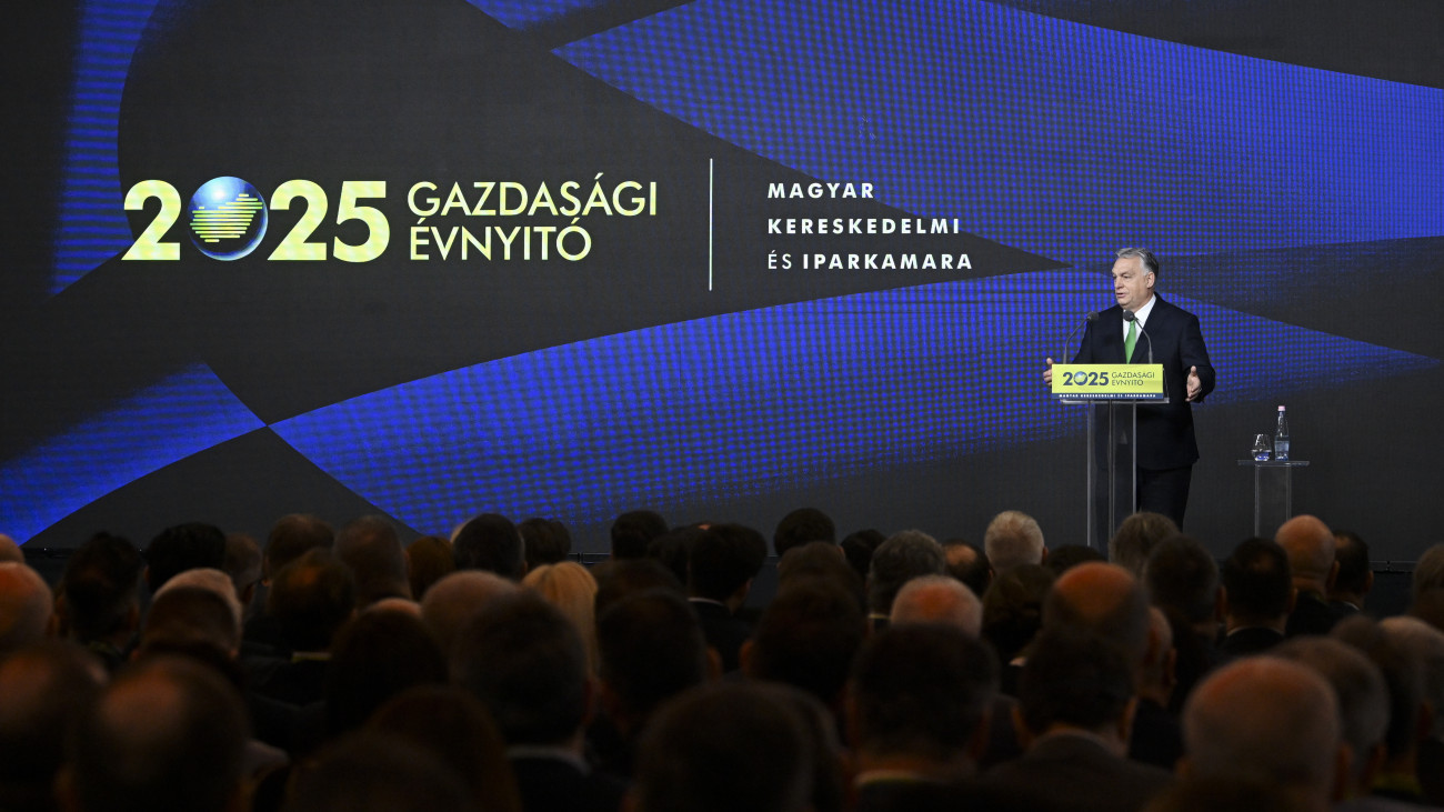 Orbán Viktor miniszterelnök beszédet mond a Gazdasági évnyitó 2025 rendezvényen, a Magyar Kereskedelmi és Iparkamara gazdaságpolitikai fórumán Budapesten, a Puskás Arénában 2025. március 8-án.