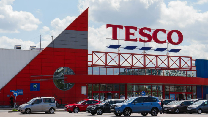 Új lopásgátló rendszerrel borzolja a vásárlók kedélyeit a Tesco