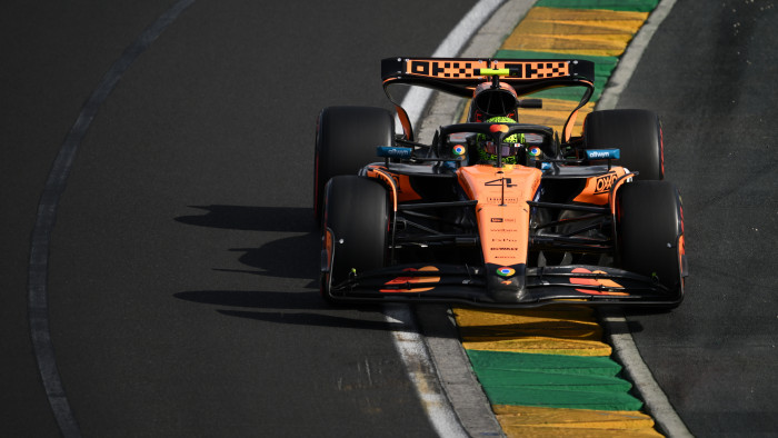 Norris vezérletével a McLarené a rajtrács első sora