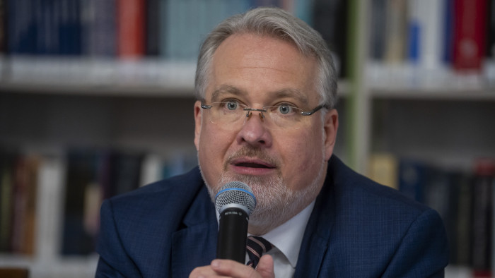Süth Miklós a száj- és körömfájás terjedéséről: az eddig beérkezett minták negatívak, de nem lehet megnyugodni