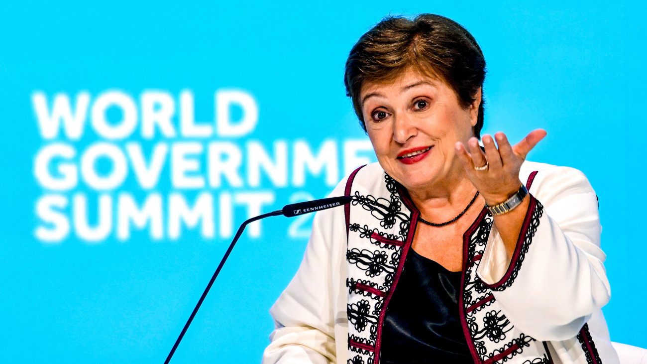 Krisztalina Georgieva, a Nemzetközi Valutaalap, az IMF vezérigazgatója felszólal a Dubajban zajló nemzetközi kormányzati csúcstalálkozó (World Government Summit, WGS) egyik ülésén 2024. február 12-én.
