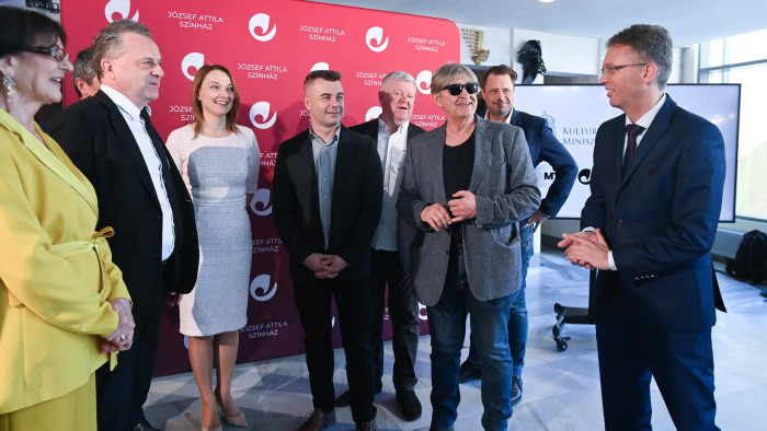 Több bemutatót vár a következő évadokban a kultúráért felelős miniszter