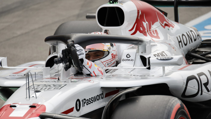 Verstappené a dzsiddai pole