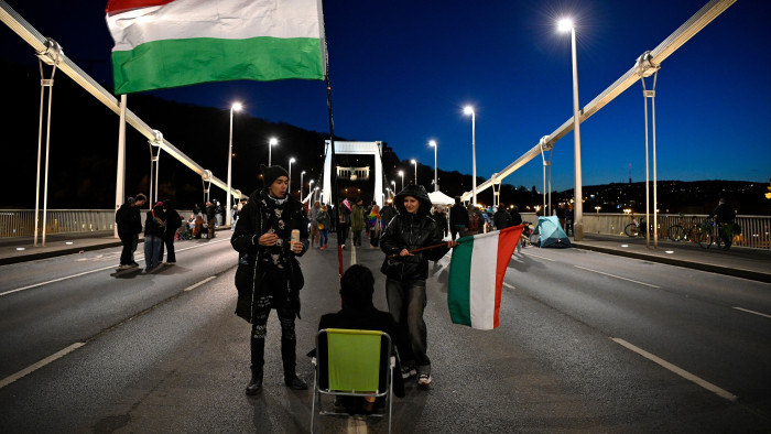 Kedden és szerdán újra demonstráció az Erzsébet hídon - jelentős torlódások várhatók