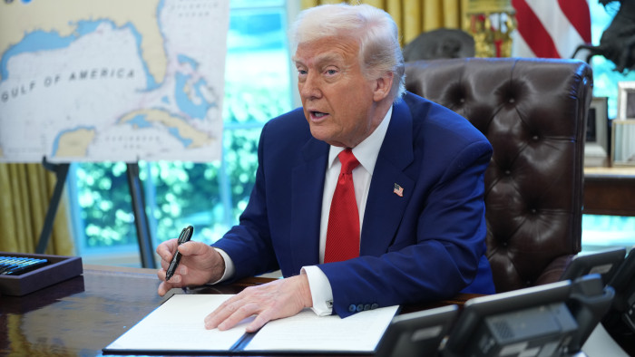 Elemző a vámháborús fordulatról: Amerika nem akarja Kína ölébe lökni az Európai Uniót