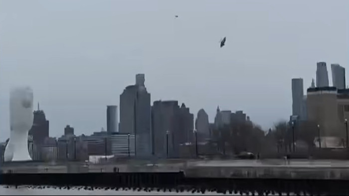 Helikopter zuhant a Hudson folyóba, halottak - videó