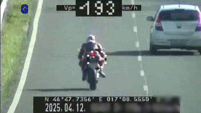 Meglőtték a száguldó motorost a zalai rendőrök, kipontozták alaposan
