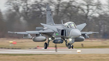 Megorroltak Amerikára, újabb országnak tetszett meg a Gripen