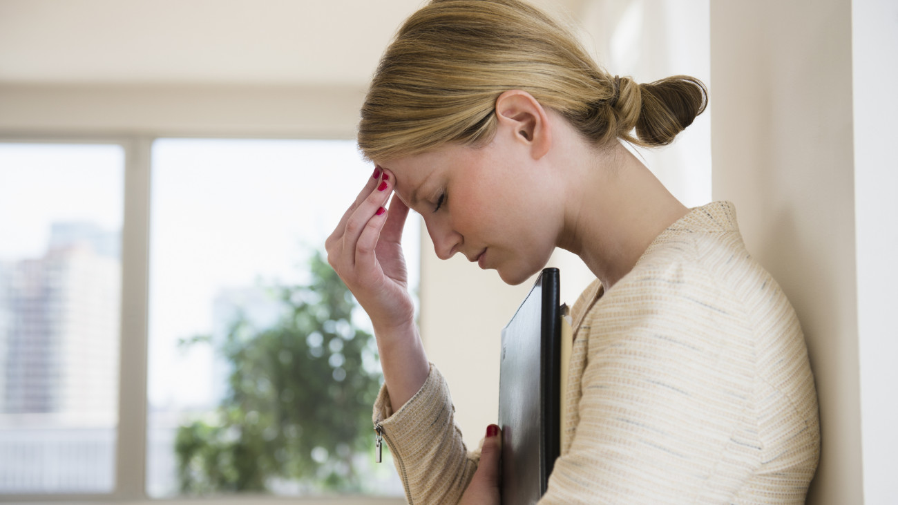fejfájás vérnyomás hőingadozás hőingás fáradtság kimerültség kiégés