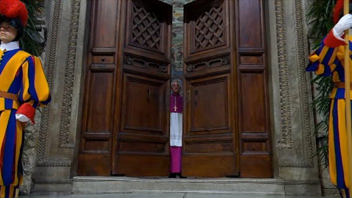 Extra omnes! – megkezdődött a konklávé