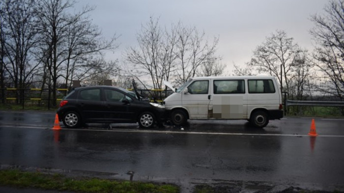 Úgy gondolta a nő, ittasan is jól vezet – képeken, hogy mekkorát tévedett