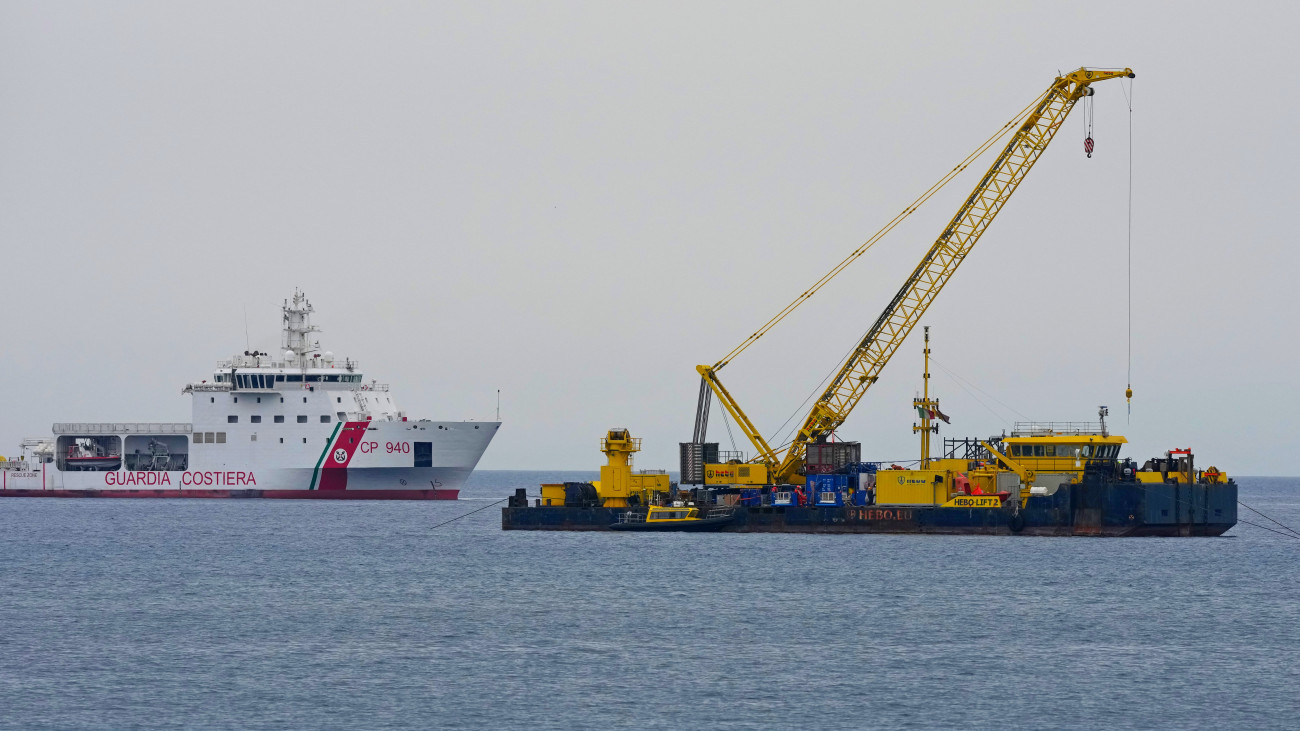 Bayesian recovery operations begin. The Bayesian sinks in extreme weather off Porticello harbour in August 2024, causing the death of seven people, including British tech tycoon Mike Lynch, in Porticello, Palermo, Italy, on May 4, 2025. (Photo by Gabriele Maricchiolo/NurPhoto via Getty Images)