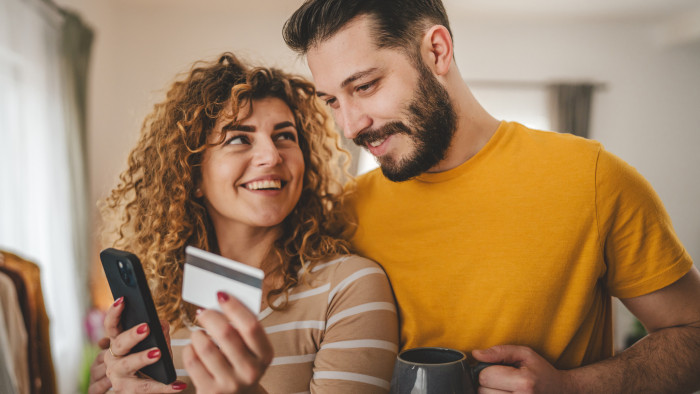 A bankszámla megszüntetésének is lehetnek költségei, de így is megérheti számlát váltani