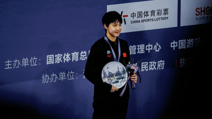 12 éves úszócsodát tár a világ elé Kína - videó