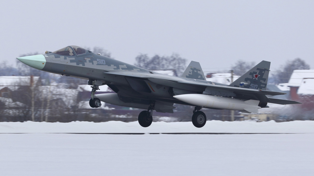 T-50 (Su-57) PAK-FA fifth generation Russian jet fighter landing, Zhukovsky, Russia.
