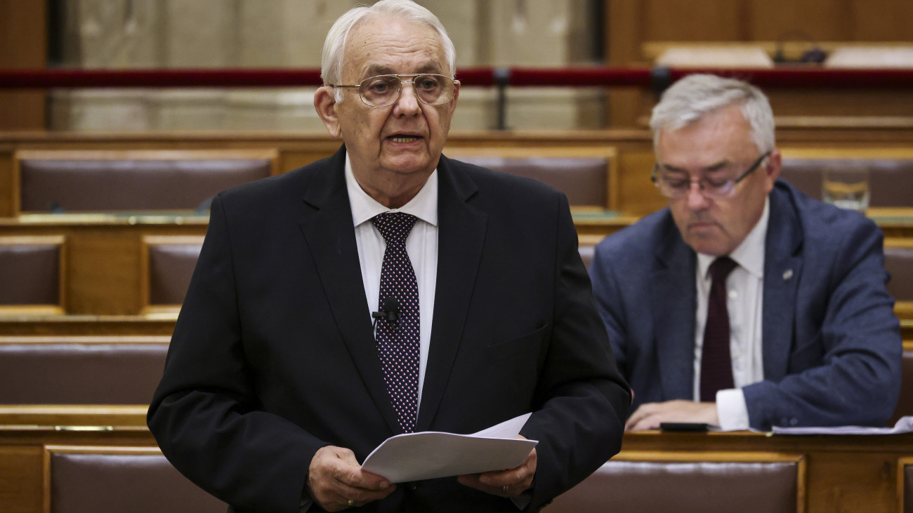 Latorcai János, a KDNP képviselője felszólal a Magyarország 2026. évi központi költségvetéséről szóló törvényjavaslat vitájában az Országgyűlés plenáris ülésén 2025. május 21-én.