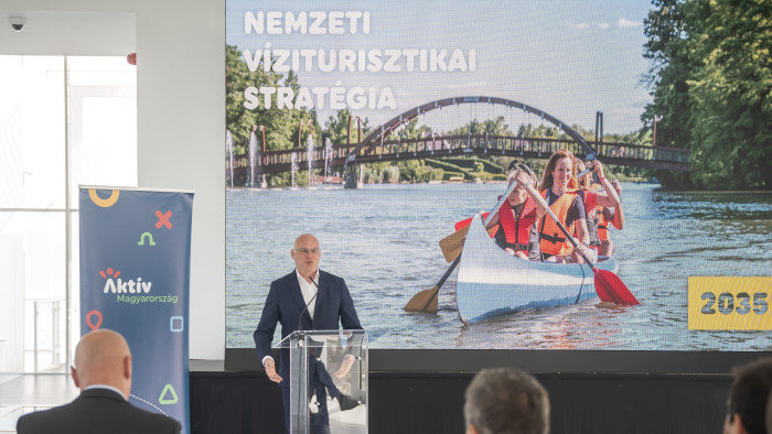 Kezdődik a nagy vízitúra-sorozat, akár a Balatont is át lehet az idén evezni