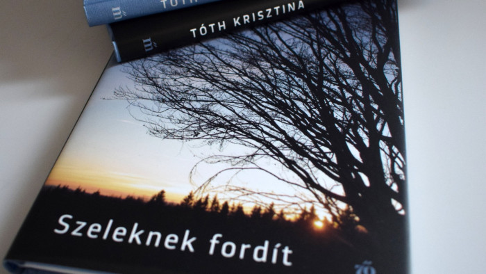 A vers ajándék – beszélgetés Tóth Krisztinával az új kötetéről