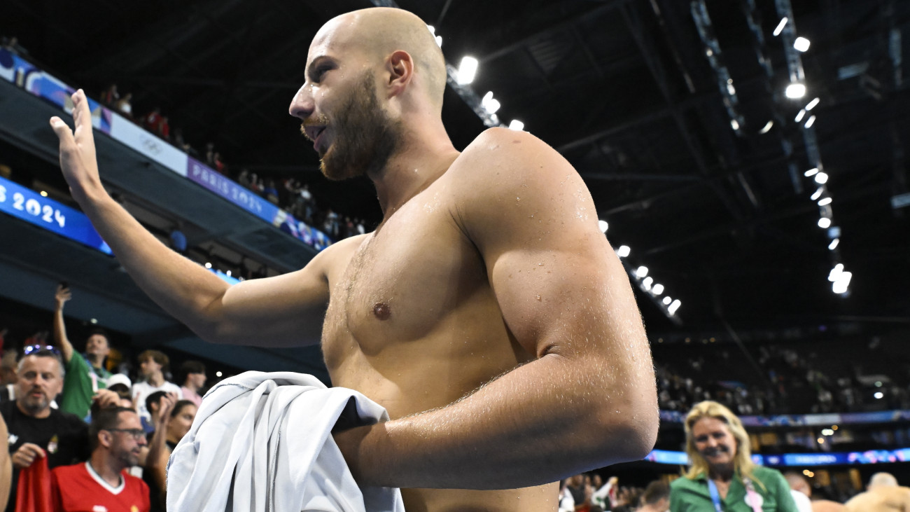 Zalánki Gergő a 2024-es párizsi nyári olimpia férfi vízilabdatornájának negyeddöntőjében játszott Olaszország - Magyarország mérkőzés után a Párizs melletti Nanterre-ben lévő Paris La Défense Arénában 2024. augusztus 7-én. A magyar válogatott büntetőpárbajjal 12-10-re győzött.