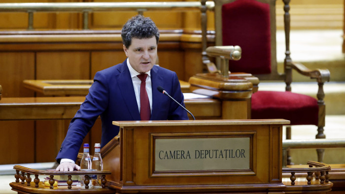 Nicusor Dan hivatalba lépett: Románia többet költ, mint amennyit megengedhet magának