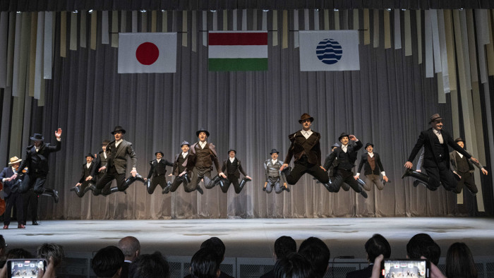 Káel Csaba: energiával tölti fel a japán nézőket a magyar népművészet