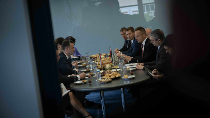 Szijjártó Péter: minél több a csővezeték, annál jobb