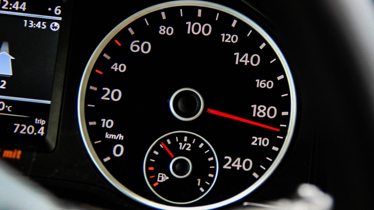 gyorshajtás sebesség