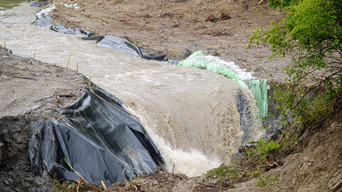 Hidrogeológus professzor: a legrosszabb forgatókönyv szerint összeroppanhat a teljes parajdi sóbánya