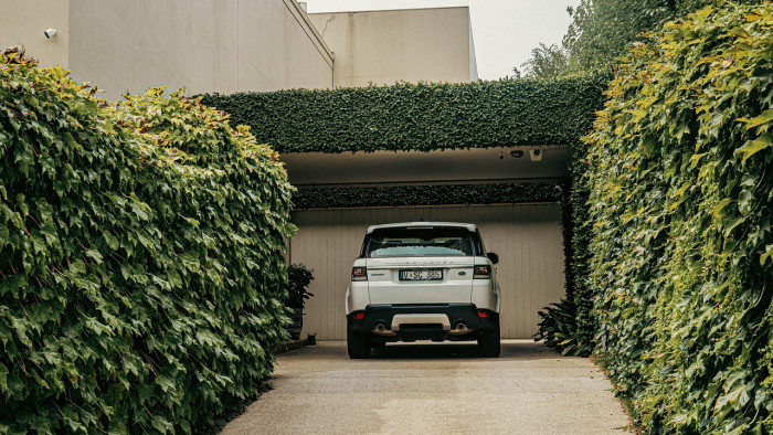 Fontos módosítás az előkerteknél, az autósok örülhetnek