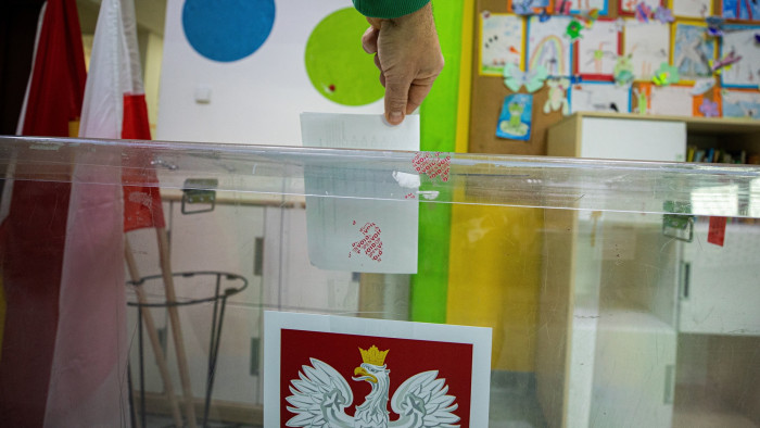 Viszonylag magas volt délelőtt a részvételi arány Lengyelországban