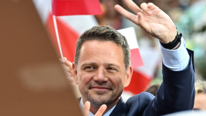 Exit poll: Rafal Trzaskowski vezethet, nagyon kicsi a különbség a lengyel elnökválasztáson