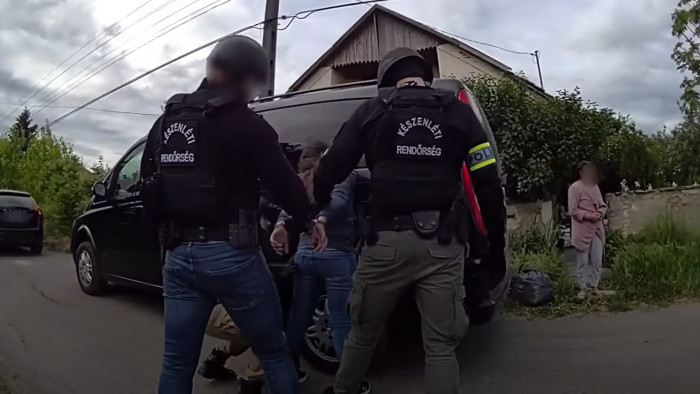 Németországban ölt, Magyarországon kapták el a fejvadászok – videó