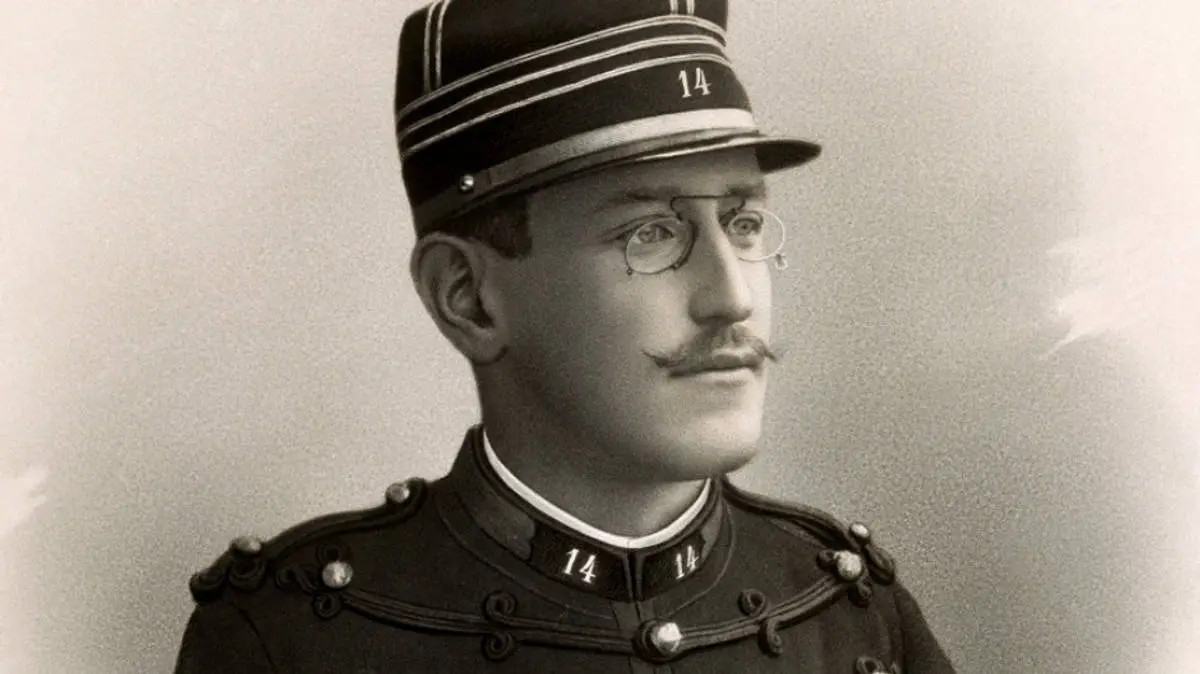 Alfred Dreyfus kapitány.