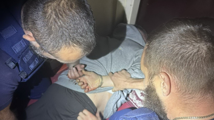 Késsel ment neki az anyjának, majd magára hagyta