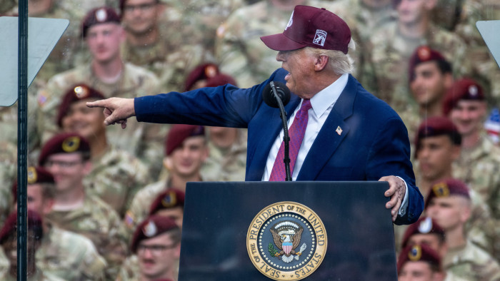 Donald Trump megfenyegette Iránt