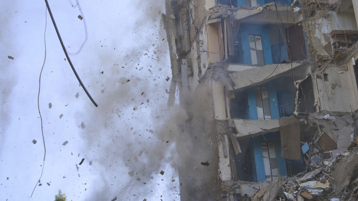 Közel ötszáz rakéta és drón zúdult Ukrajnára, 15-en meghaltak