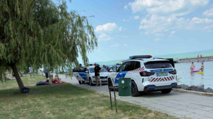Lefutották a Balatonnál a rendőrök a rollerlopót - fotóval
