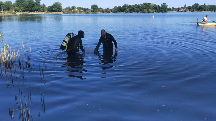 Halál a tóban, hínárfal mögött találták meg a fiút