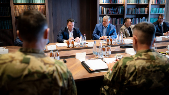 Videón beszélt Orbán Viktor a Védelmi Tanács üléséről, megindokolta az összehívását