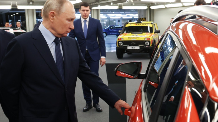 Oroszország keményen a fékre lépett