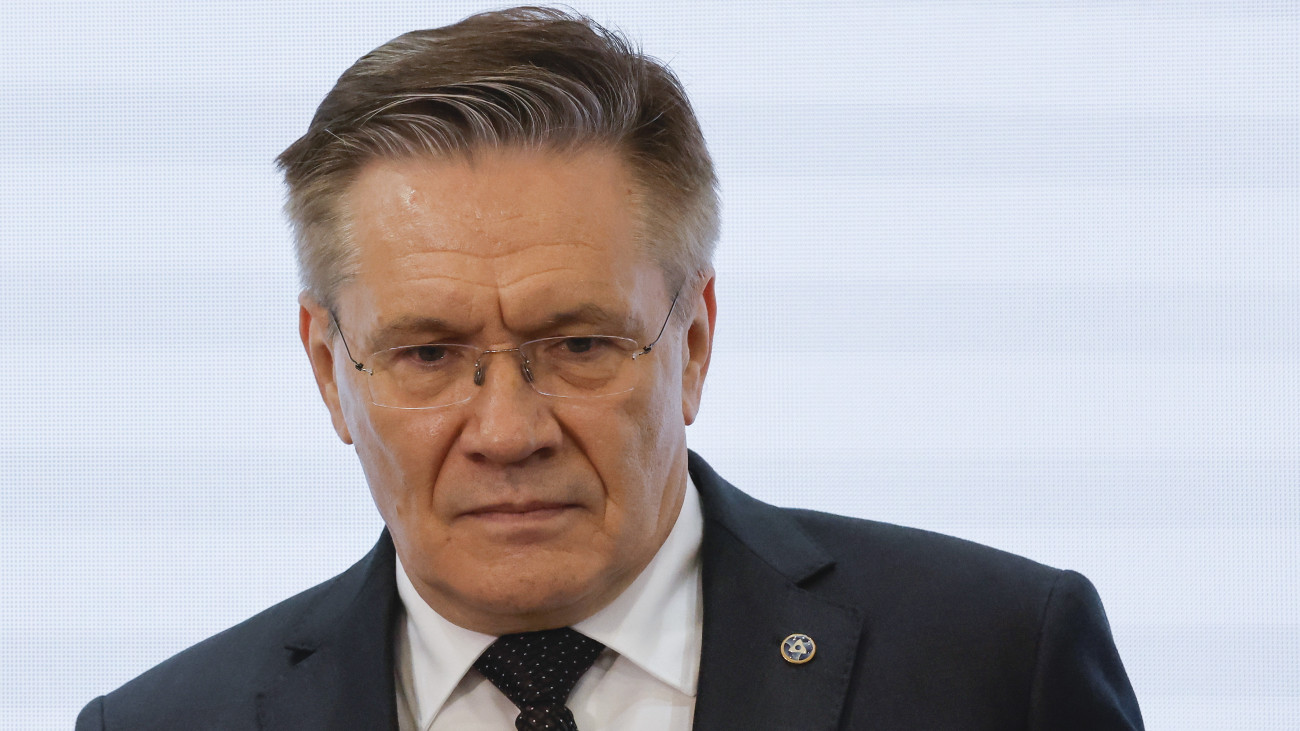 Alekszej Lihacsov, a Roszatom orosz állami atomenergetikai társaság vezérigazgatója a 28. alkalommal tartott Szentpétervári Nemzetközi Gazdasági Fórumon (SPIEF) 2025. június 20-án. Az idei rendezvényre június 18. és 21. között kerül sor az orosz nagyvárosban.