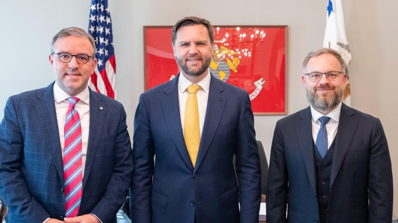 Vice President JD Vance meets with Gladden Pappin, President of the Hungarian Institute of International Affairs, and BalĂĄzs OrbĂĄn, Political Director of the Prime Minister of Hungary, Monday, June 23, 2025, in the Vice Presidentâs office at the White House. (Official White House Photo by Emily J. Higgins)