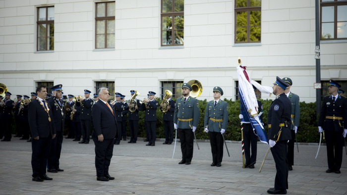Orbán Viktor: megvédjük a magyar emberek életét, békéjét, tulajdonát és szabadságát