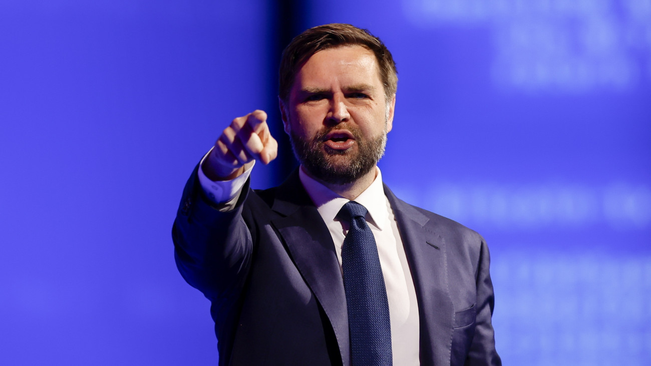 JD Vance amerikai alelnök felszólal a hatodik alkalommal megrendezett nemzetközi bitcoin-konferencián Las Vegasban 2025. május 28-án.