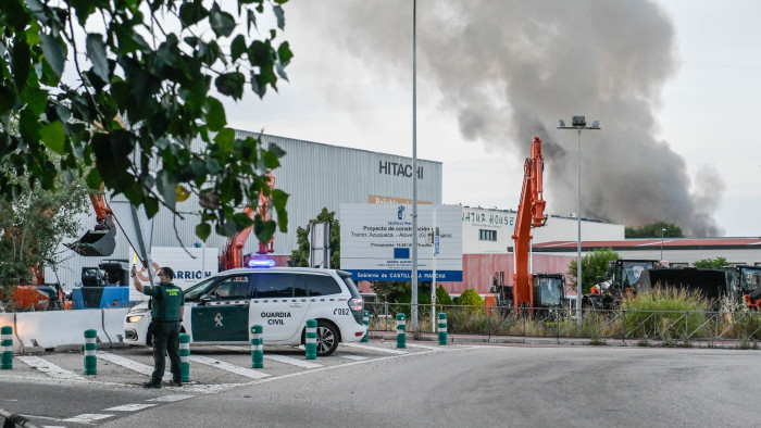 Mérgező gázfelhő miatt 60 ezren kaptak figyelmeztető SMS-t