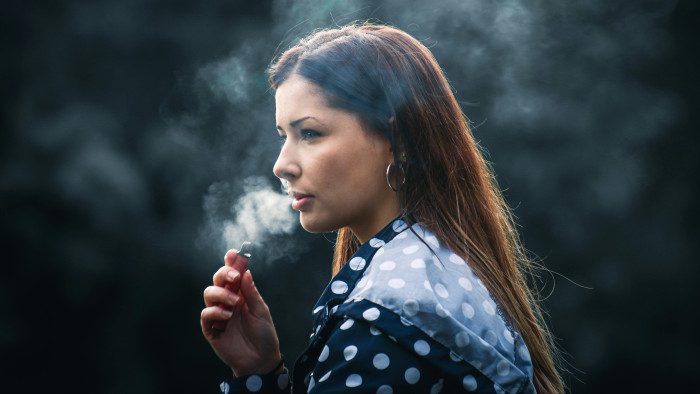 Lesből támadnak a tizenévesekre a dohánygyártók