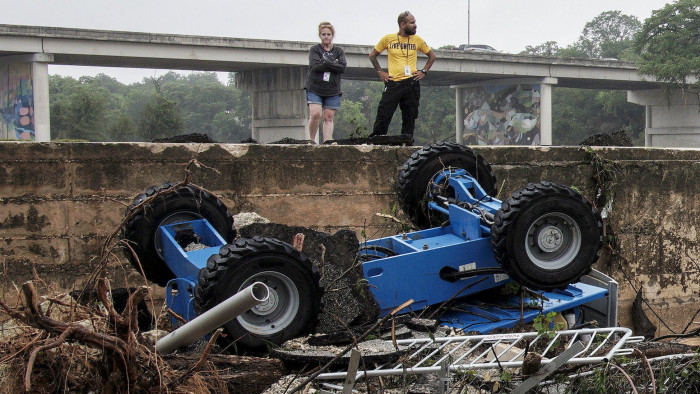 Már a 70-hez közelít a texasi áradások halálos áldozatainak száma