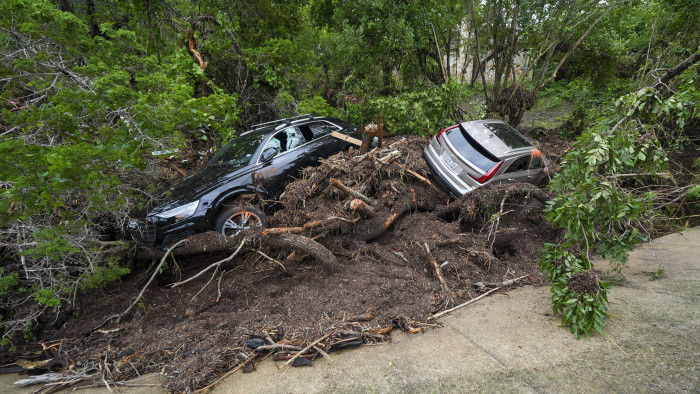 Nyolcvan felett jár a texasi villámárvíz áldozatainak száma
