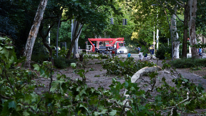 Megérkeztek az újabb durva zivatarok, kiadták a figyelmeztetéseket – térkép